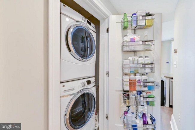 Photo - 3921 Fulton St NW