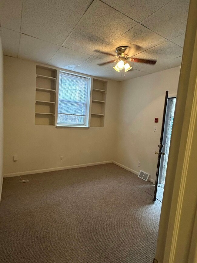 Photo - 2538 Amber St Unit 1R