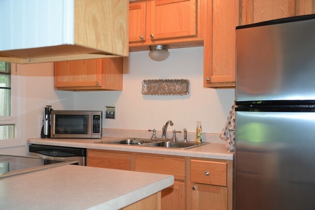 Photo - 5580 Shorewood Ln