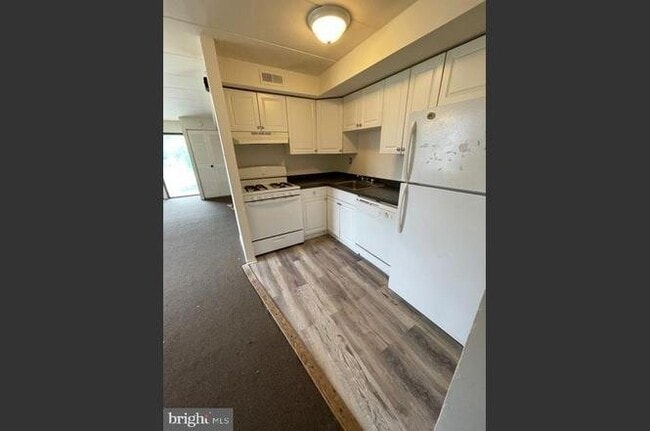 Photo - 7758 Rockwell Ave Unit 2