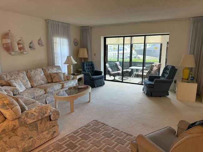 Photo - 900 Huron Ct Unidad A1