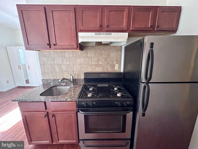 Photo - 118 S 12th St Unidad 4F