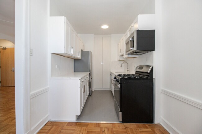 Photo - 1100 N Dearborn St Unit 1611