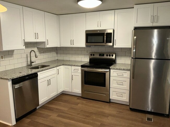 Photo - Gorgeous 2BR 2BA 3 level town home fully updated and located in Essex Place