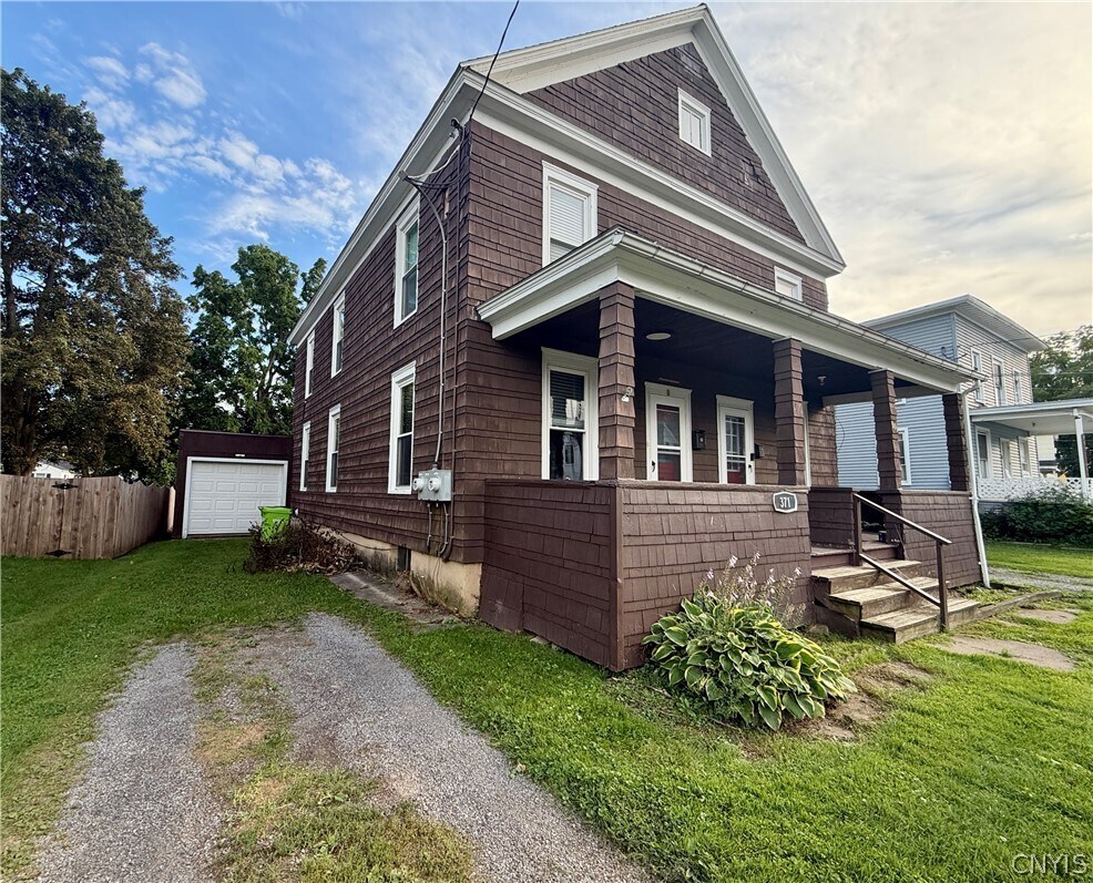 Photo - 371 Stone St