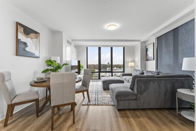 Photo - 280 Western Ave Unidad ID1343267P