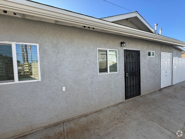 Building Photo - 1406 Oakdale Ave Unit 1408 Oakdale Rental