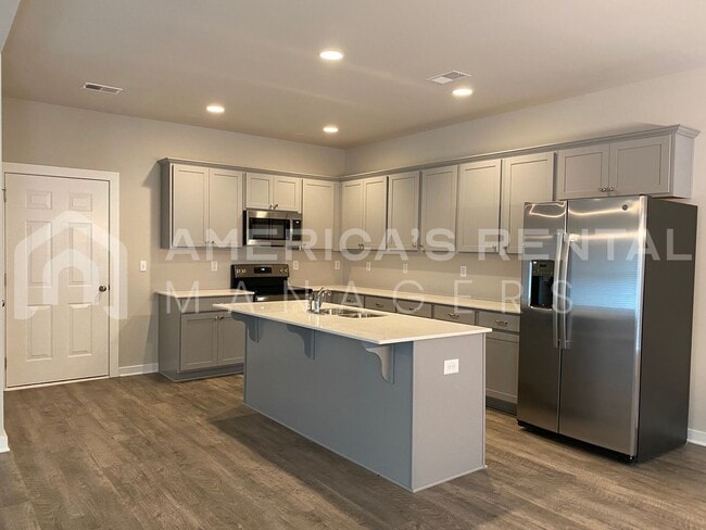 Photo - Home for Rent in Jemison, AL! Available to View!