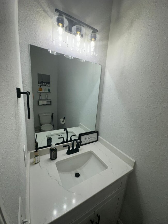 Photo - 251 Chapel St