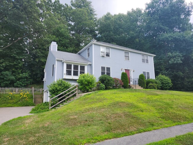 Building Photo - 4 bedroom 2.5 bath Single Family in Shrews...