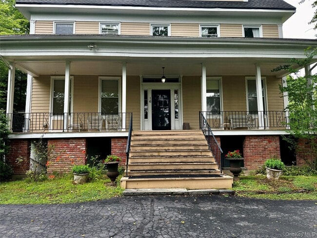 Building Photo - 16 Broad St Unit 3