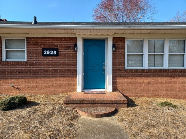 Photo - 3925 Kernersville Rd