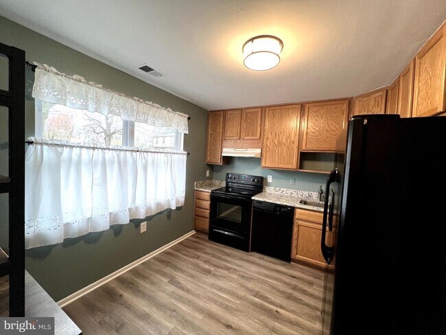 Photo - 799 Match Point Dr House