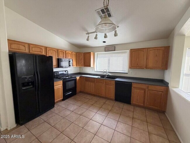 Photo - 16685 W Moreland St
