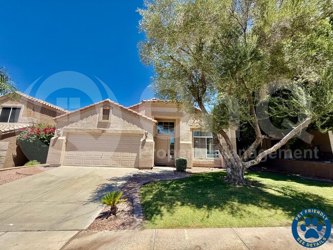 Building Photo - 826 W Carob Dr
