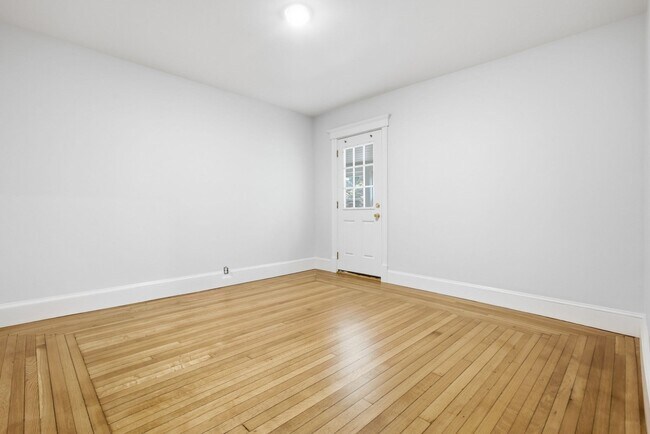 81 Huntington Rd