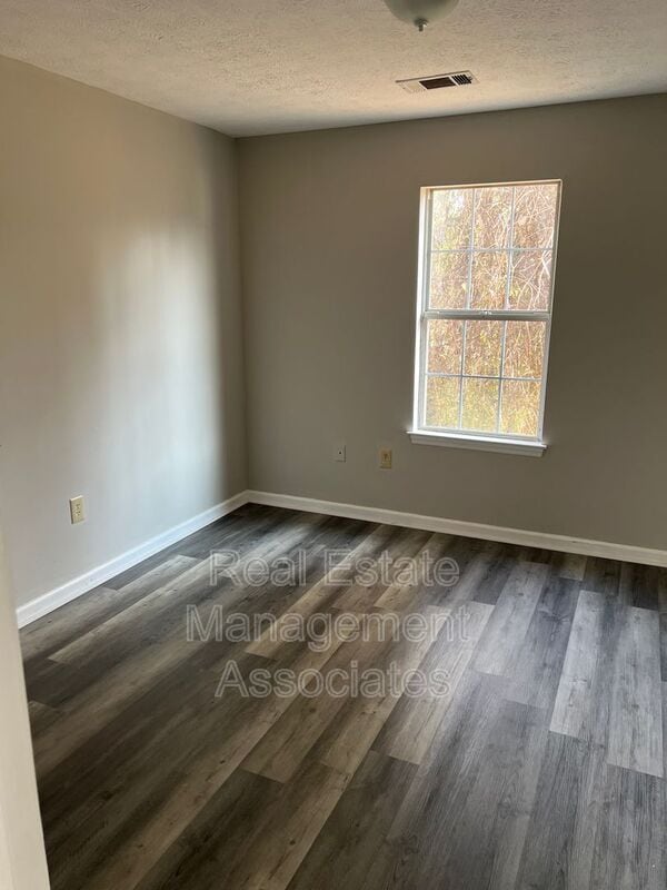 Photo - 201 Grove Pl