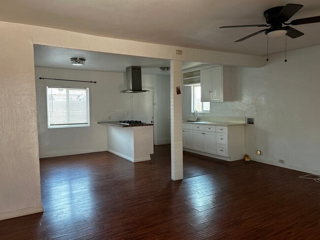 Building Photo - 2813 N Santa Fe Ave Rental