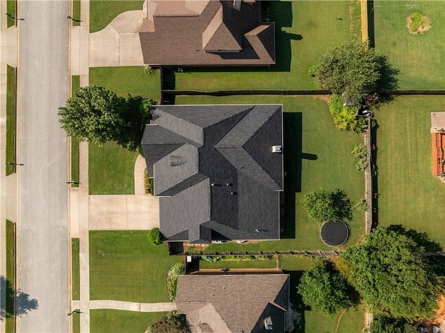 Building Photo - 3778 Prince Philipe St