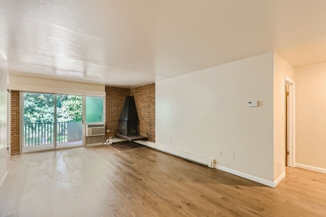 Photo - 620 Mathews St