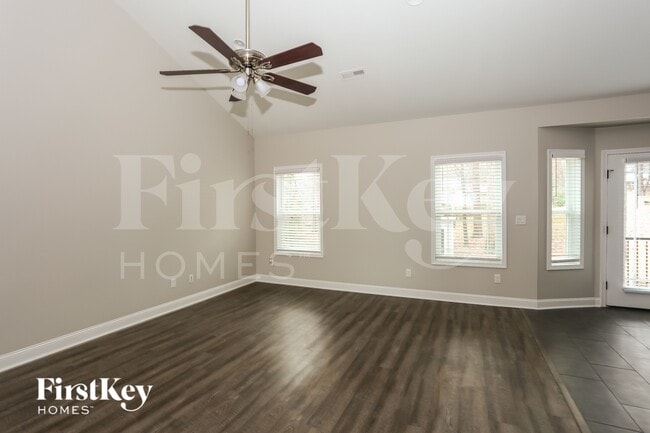 Photo - 105 Jefferson Dr