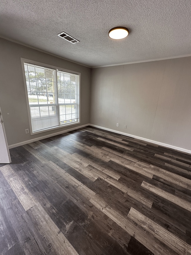 Photo - Newly Remodeled 2 Bedroom, 1 Bathroom Triplex Unit 610 #3