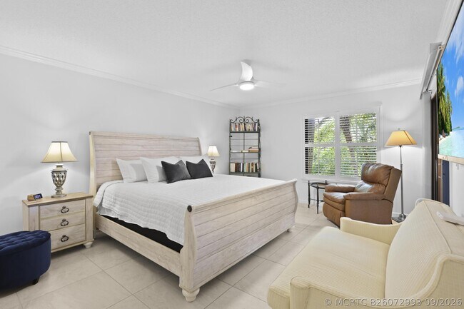 5172 SE Club Way Unit 207