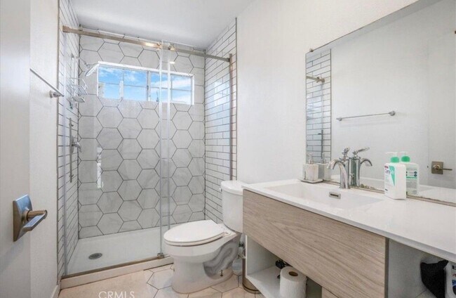 Photo - 2481 S Bundy Dr