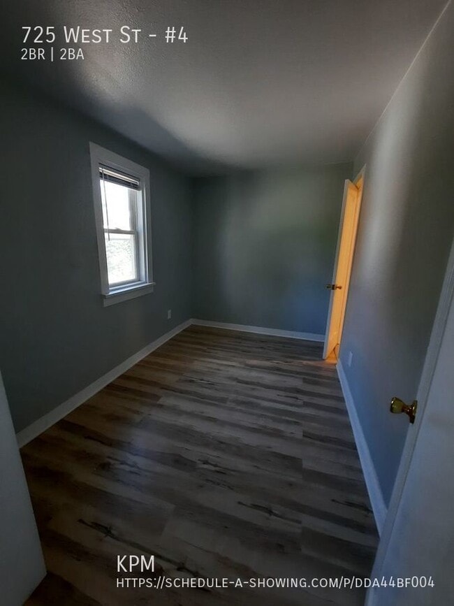 Photo - 725 West St Unit #4