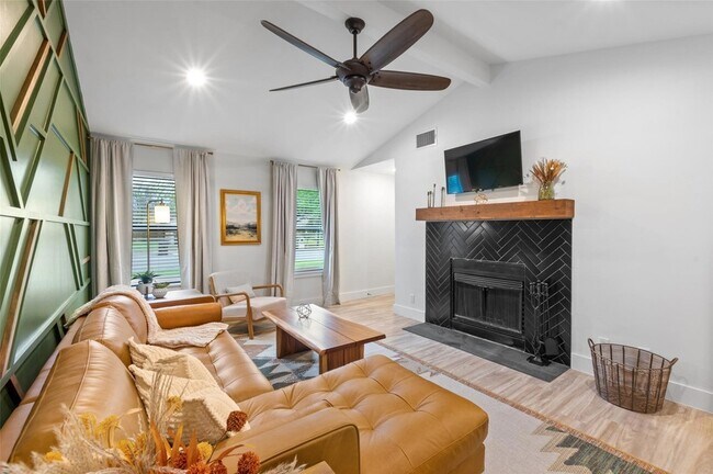 Photo - 801 Forest Glen Cove