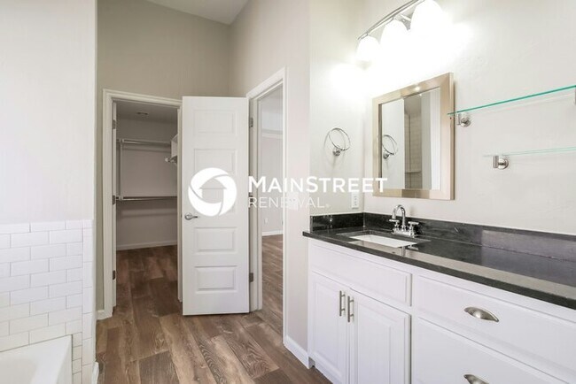 Photo - 4 Bedroom Pet-Friendly Home in Edmond, OK ...