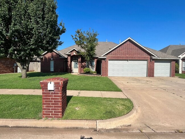 Large 3 Bed 2.5 Bath In Edmond - Large 3 Bed 2.5 Bath In Edmond House