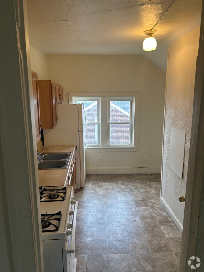 Building Photo - 429 E 5th St Unit 429 E 5th St #2 Rental