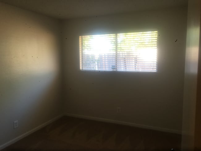 Charming 2-Bedroom Duplex in Cordova Towne West