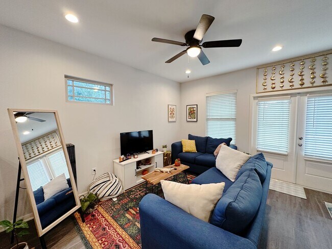 Photo - Porter's Lakeside - Luxury 5 Bedroom, 5 Ba...