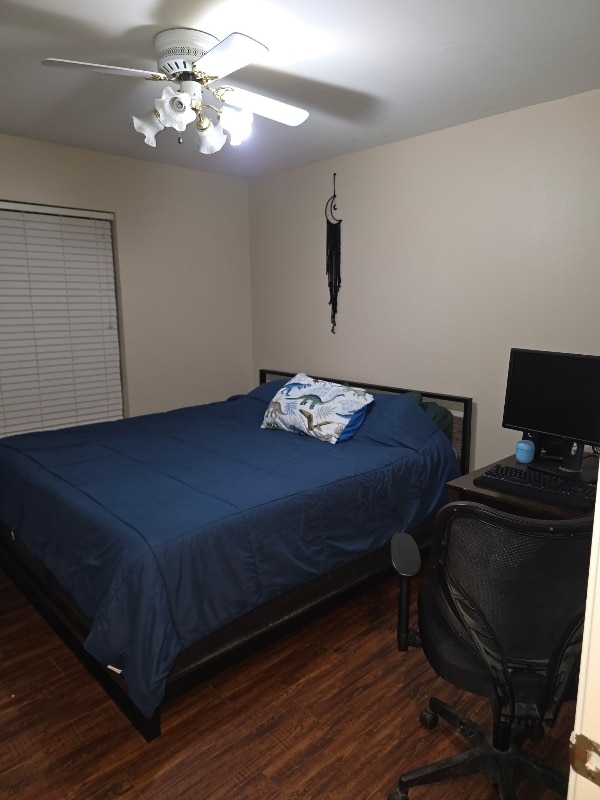 Photo - 712 Yorktown Ct