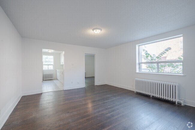 2BR, 1BA - 900SF - Living & Dining Room - 1524 Bathurst Street