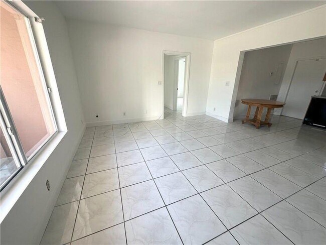 Photo - 2928 N Ocean Blvd Unit 1