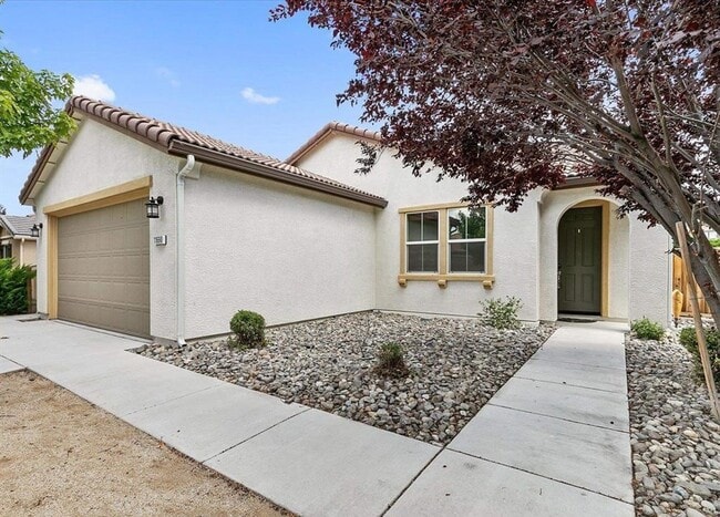 Building Photo - 3 bedroom, 2 bath home with office for rent in Reno, $2500 per month