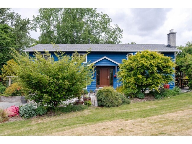 Photo - 9756 Crown Crescent