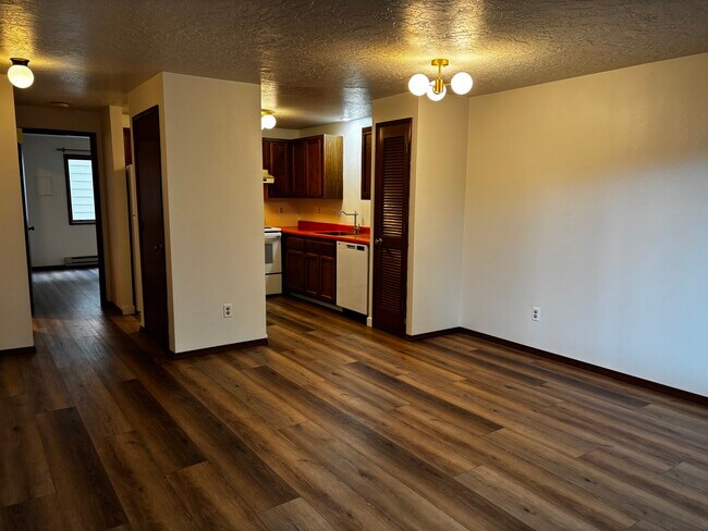 Dining/Kitchen - 5902-5920 SE Milwaukie Ave
