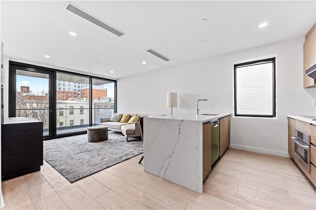 Photo - 355 53rd St Unidad 2A