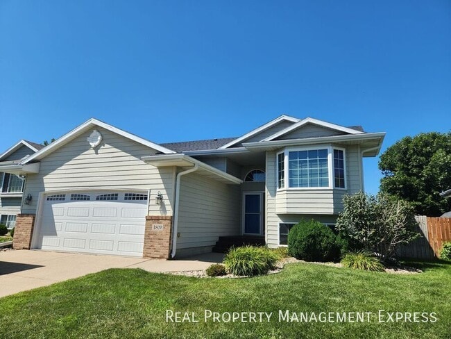 Building Photo - 4809 S Emma Ln