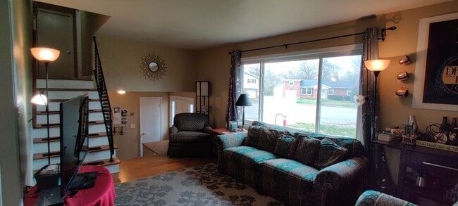 Photo - 4105 Laurelwood Ave