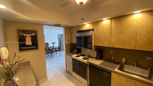 Photo - 20515 E Country Club Dr Unit 745