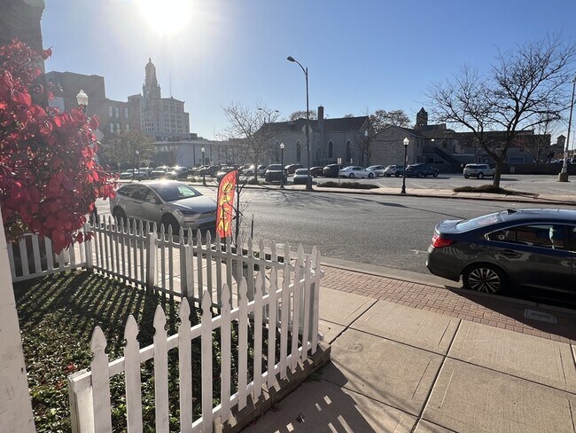 Photo - 425 N Brady St