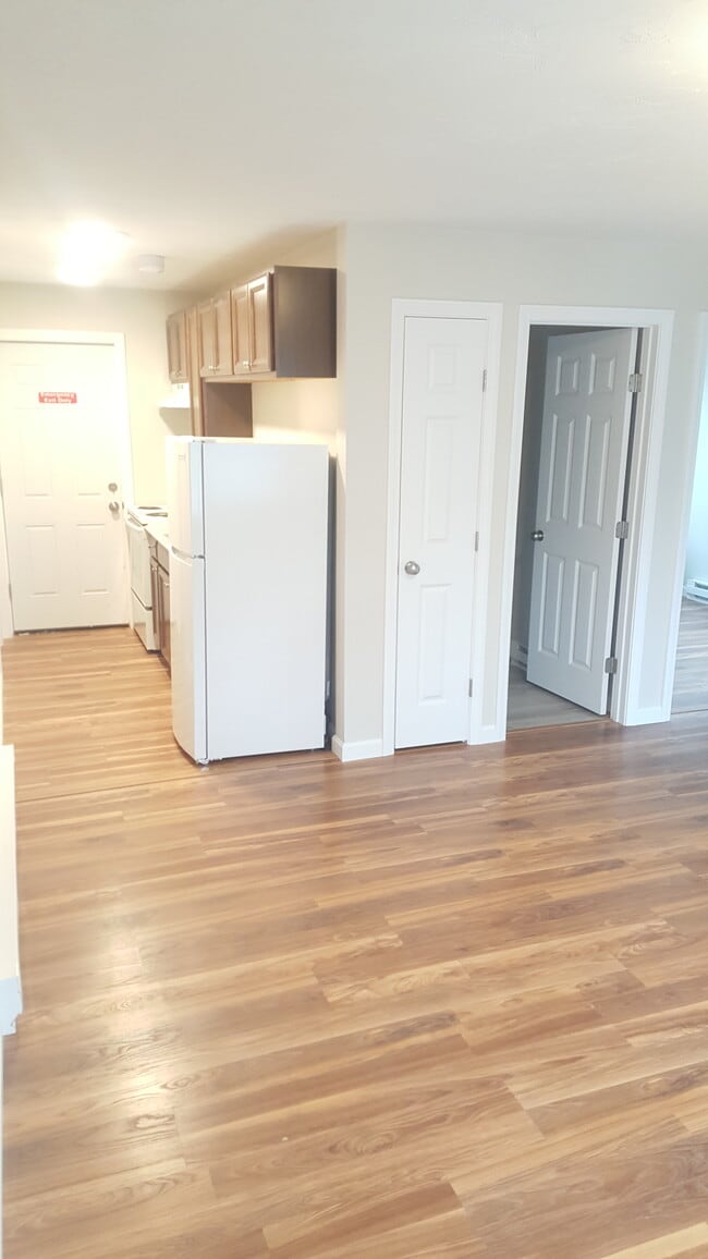 Photo - 10 E Main St Unit 3