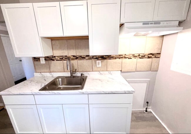 Photo - 11260 Fisher Ave