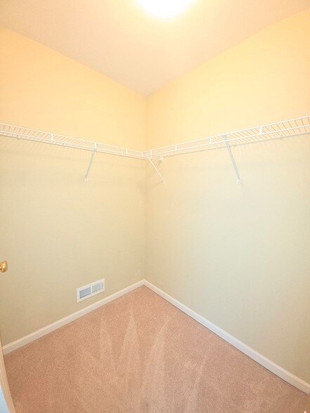 10693 Biltmore Ln