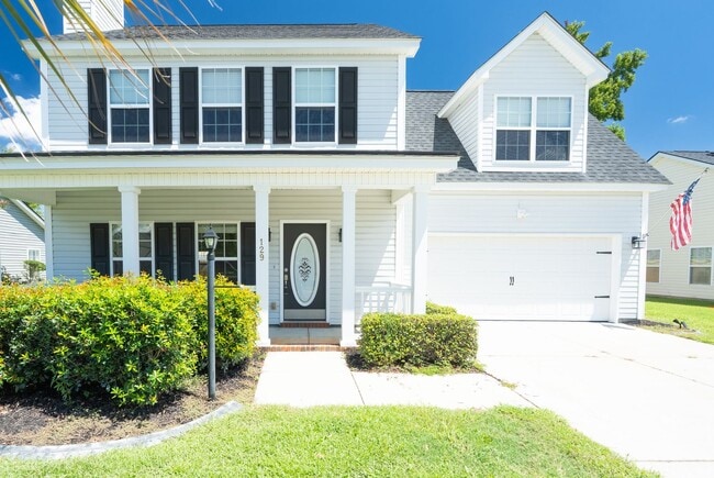 Building Photo - Spacious Living Meets Southern Comfort! Rental